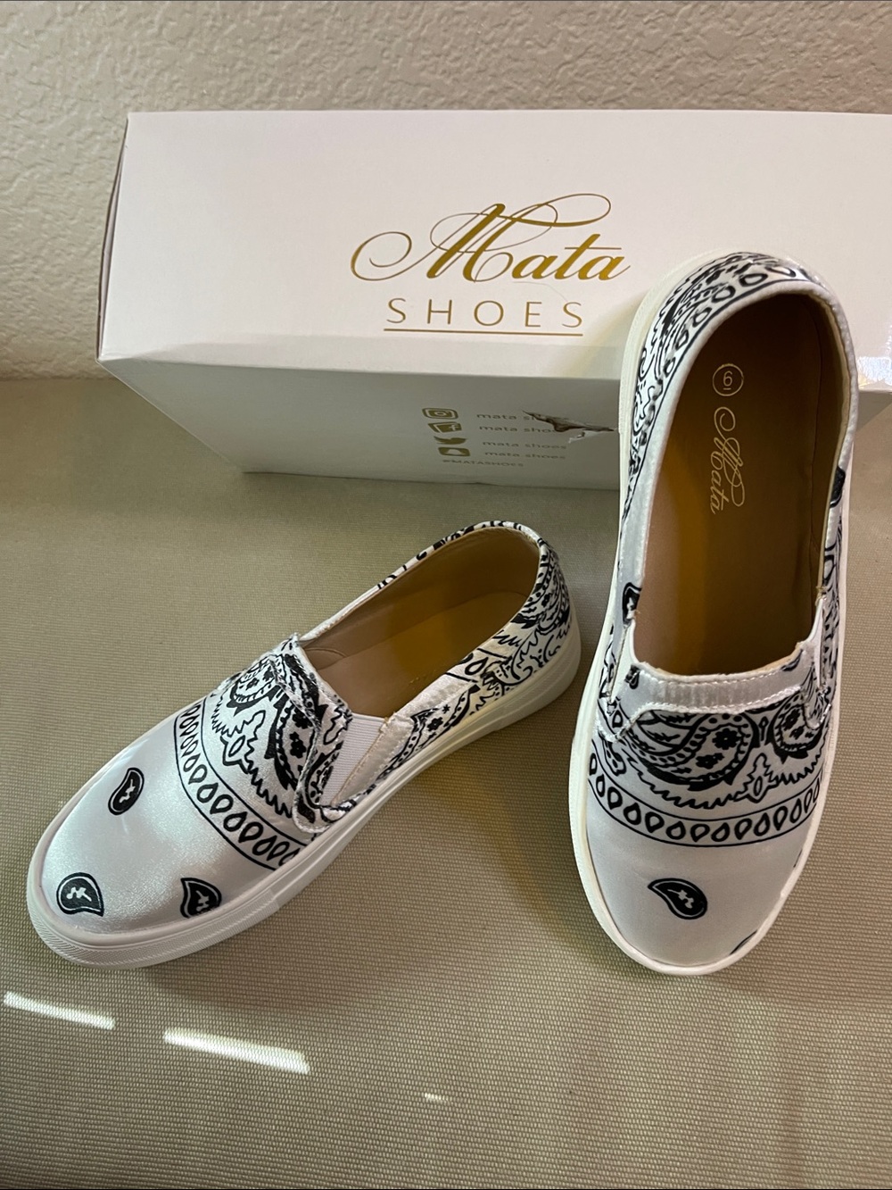 Mata Bandana Coco Shoes White & Black Slip-On Mules